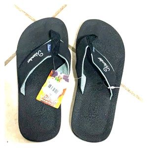 Islander flip flops